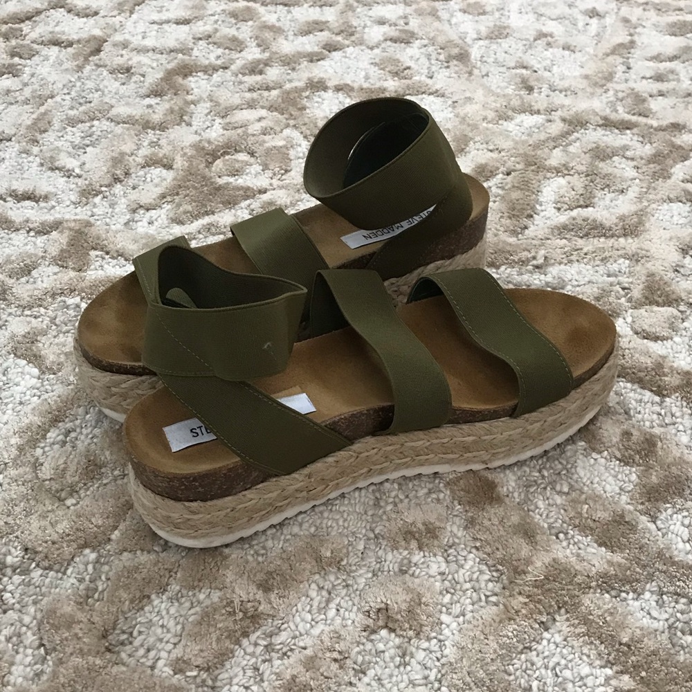 like new (worn once) Steve Madden Green Sandals - Picture 2 of 3